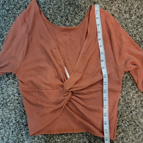 NWT cropped sweater/top - Altar'd State - size large - tan/coral - Picture 4 of 5